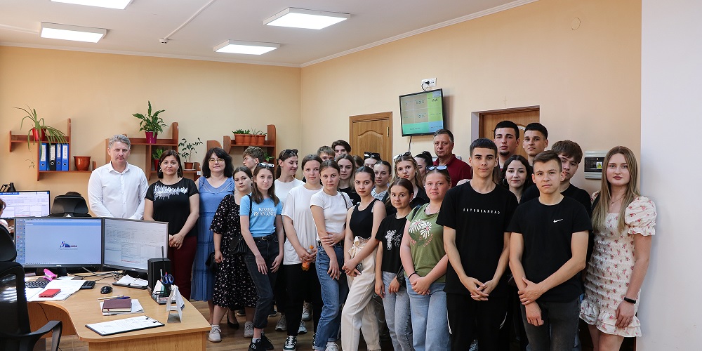 Elevi de la Colegiul de Industrie Ușoară Bălți în Vizită la Dispeceratul Central al S.A. „RED-Nord”